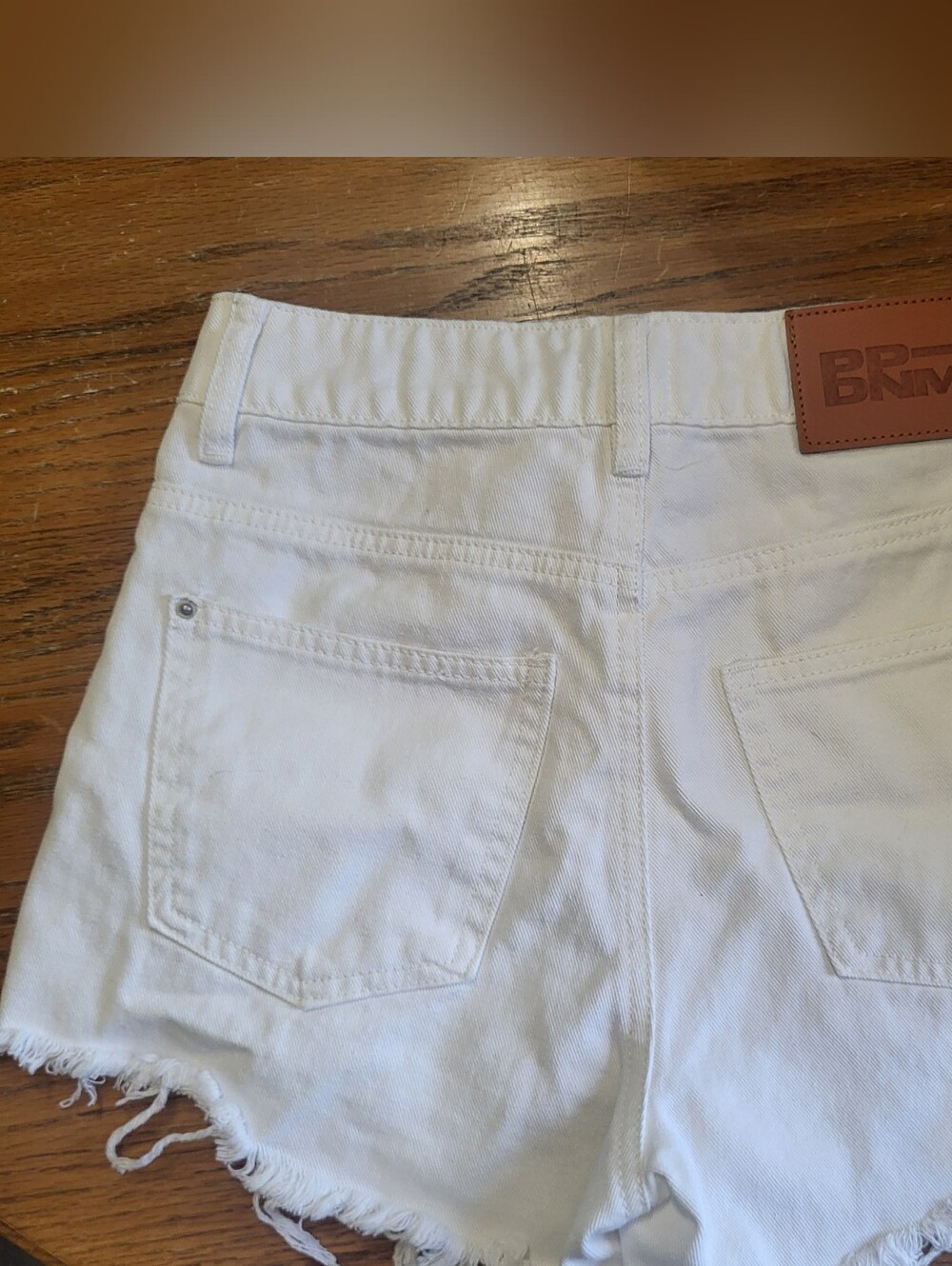 Princess Polly Distressed White Shorts Size 2 - Picture 2 of 6